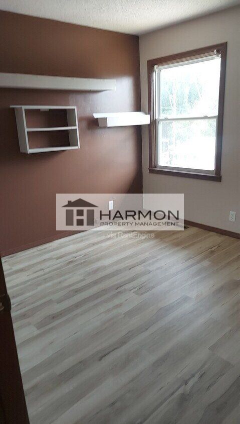 Building Photo - 170 Cherokee Dr