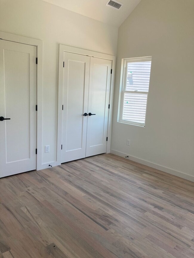 Building Photo - Amazing New Construction in North Nashville!