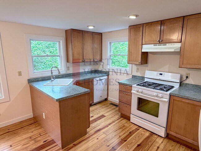 Building Photo - 2Bed/1Bath Scottsville Rental