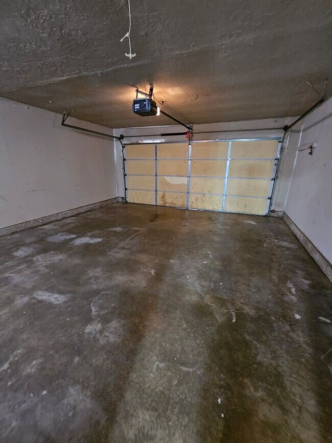 Building Photo - 3413 Pathway Cir