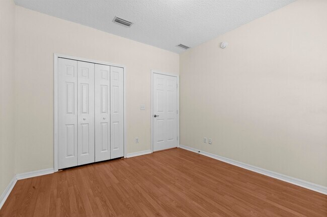 Building Photo - 289 N Churchill Dr