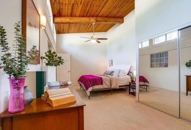 Building Photo - 5460 White Oak Ave