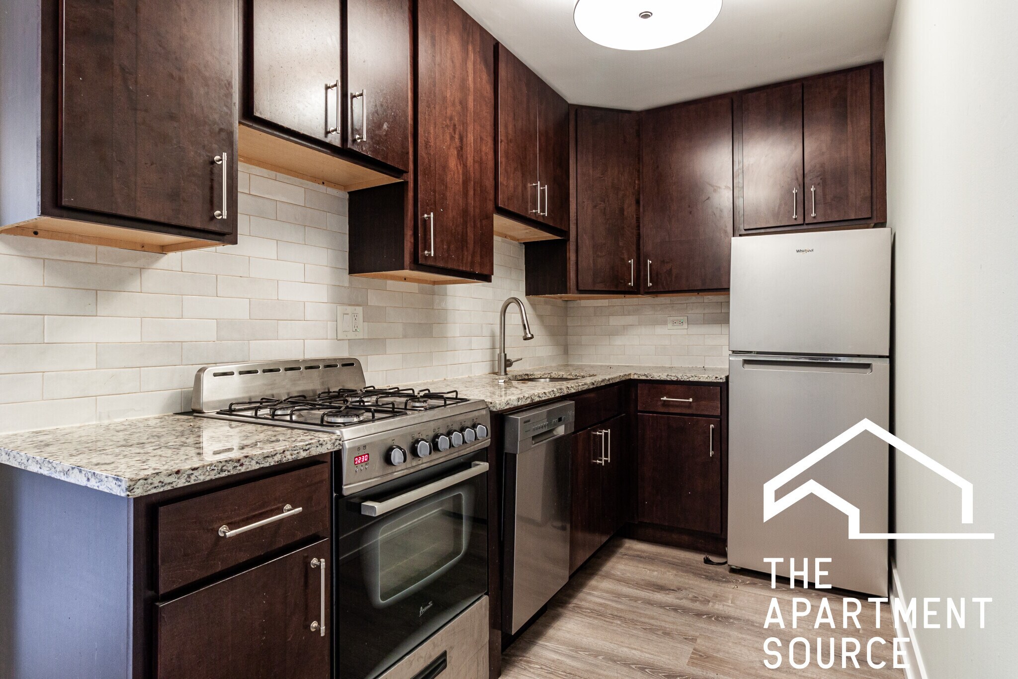 Building Photo - 454 W Barry Ave