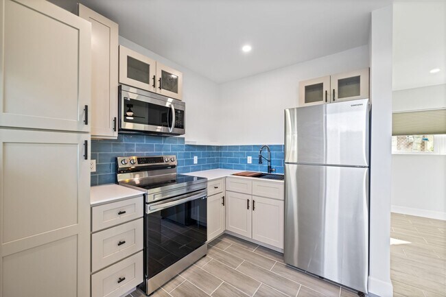 Interior Photo - 3012 Broadway