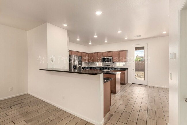 Primary Photo - 5216 S 16th Pl