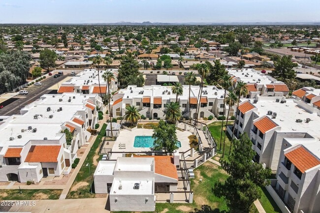 Building Photo - 4730 W Northern Ave