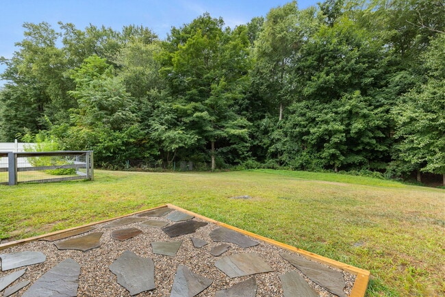 Building Photo - 55 River Ln
