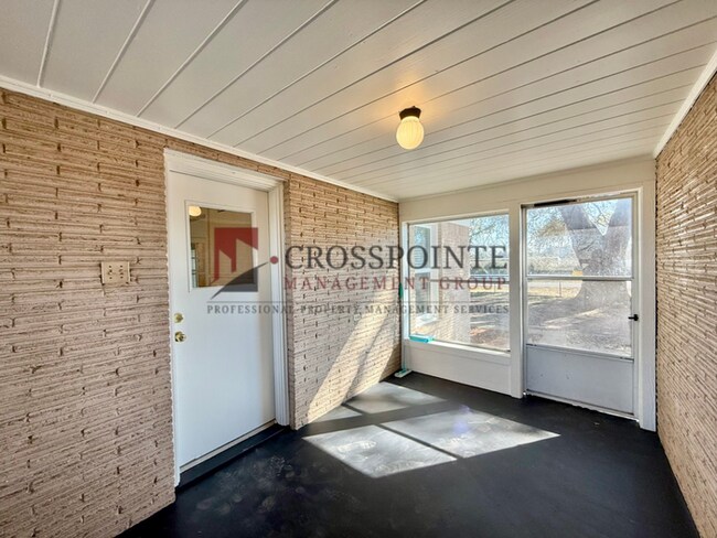 Building Photo - Charming 3 Bedroom, 2 Bathroom Home!