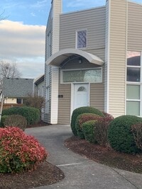 Building Photo - 6048 SE Drake St