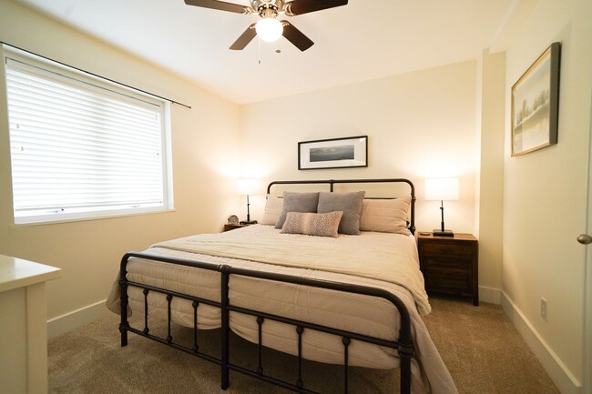 Building Photo - The Grove -Fully furnished-all Utilities -...