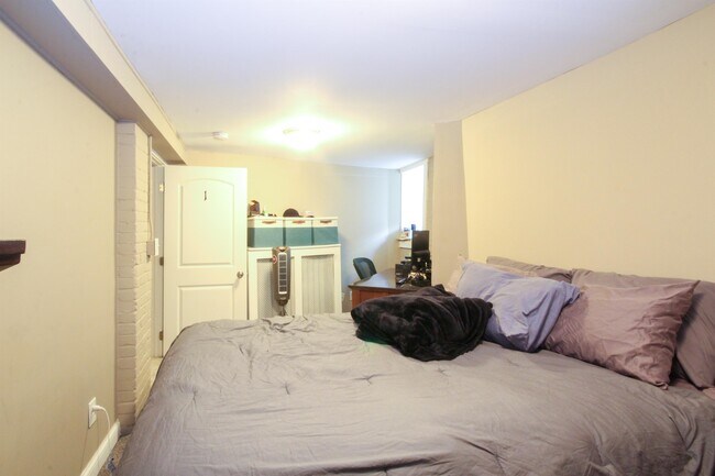 Building Photo - 3200 Aldrich Ave S