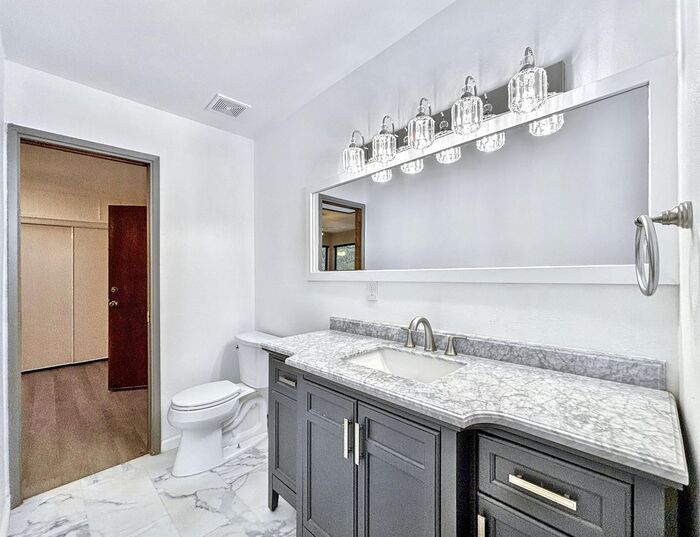 Building Photo - 6489 Rainbow Heights Rd