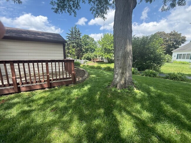 Building Photo - 2851 Garden Dr