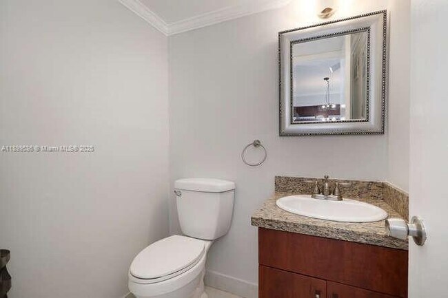 Building Photo - 4732 SW 67th Ave