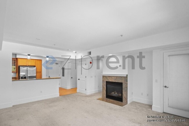 Building Photo - 1310 Creekside Dr
