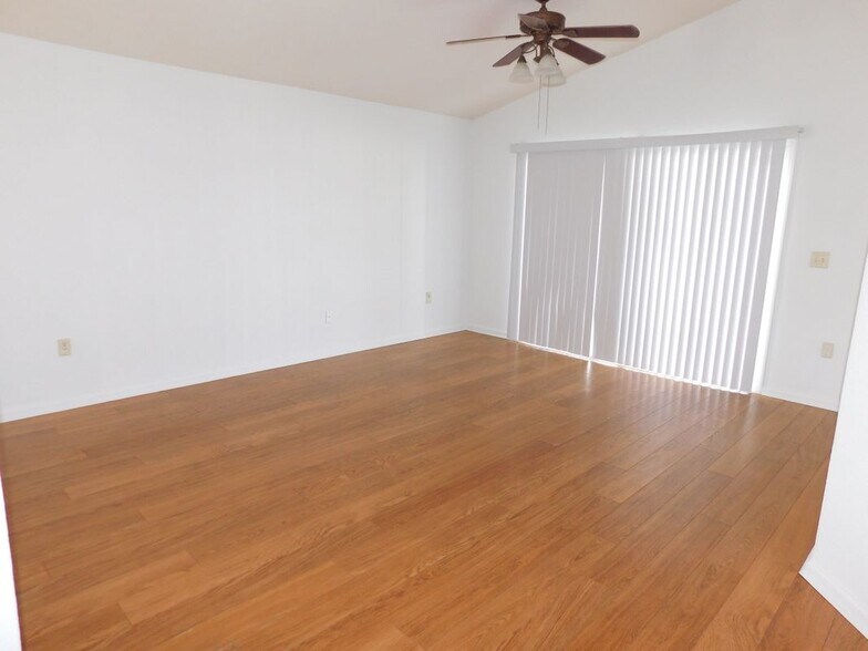 Building Photo - 3405 Willow Branch Ln