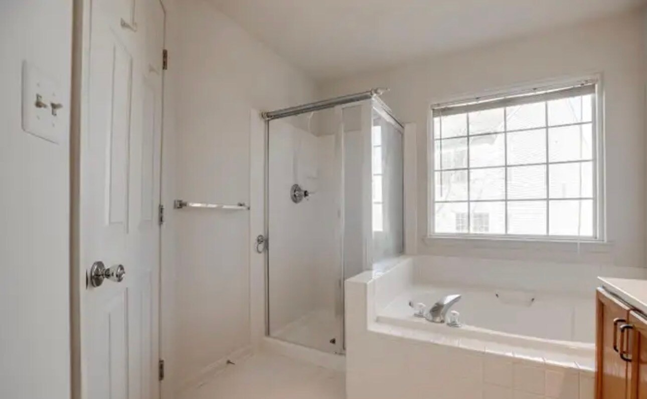 Building Photo - 14789 Truitt Farm Dr