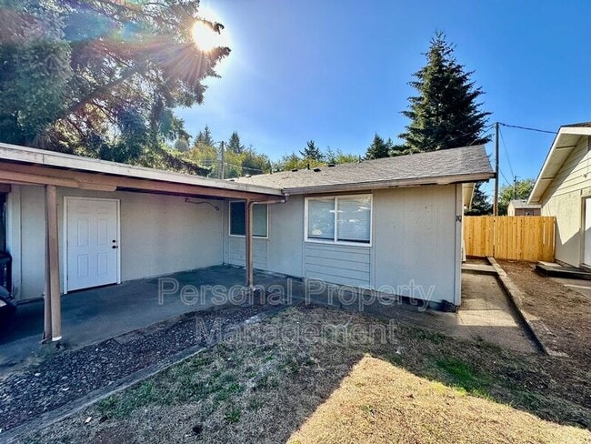 Primary Photo - 4325 E 17th St