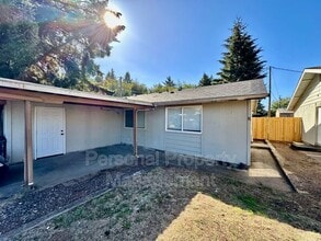 Building Photo - 4325 E 17th St