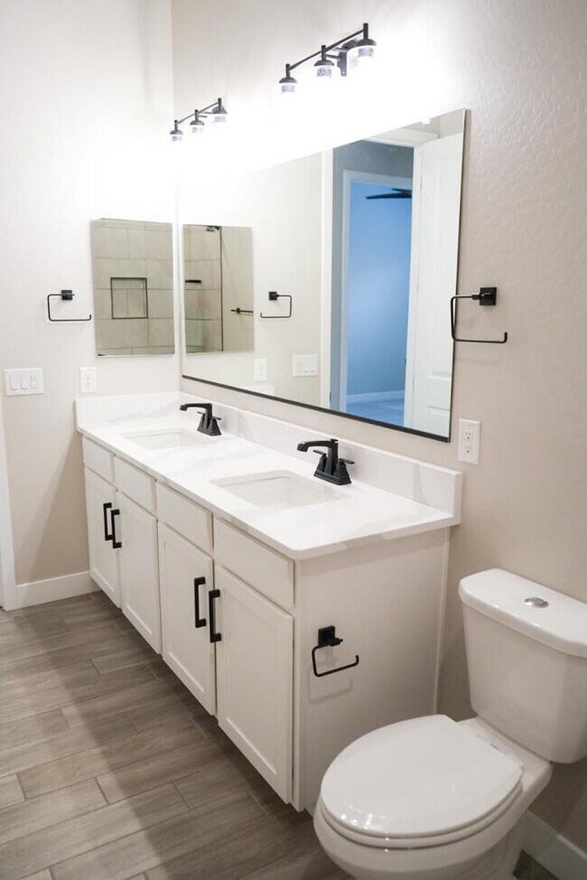 Building Photo - 20047 W Turney Ave