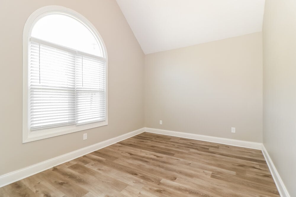 Building Photo - 2950 Northcliff Dr