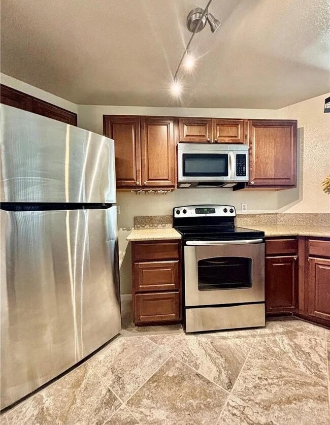 Building Photo - 7405 Charmant Dr