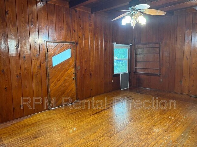 Building Photo - 2729 Broadway