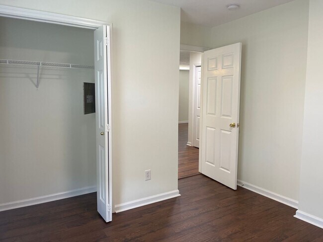 Building Photo - Single Family Home West Nashville Croleywood