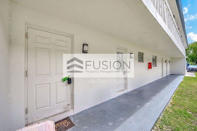 Building Photo - 861 SW 74th Terrace