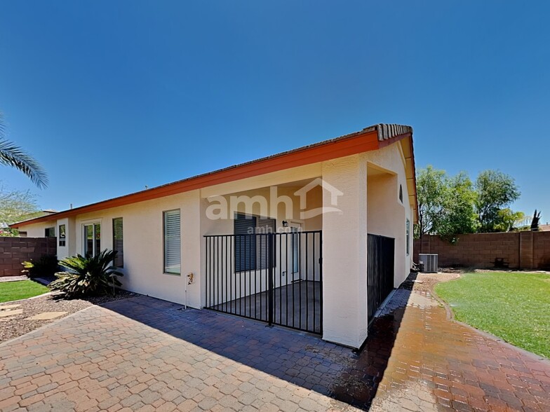 Building Photo - 7818 S 46th Dr