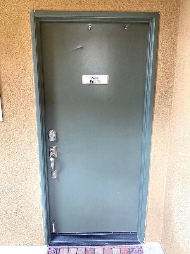 Building Photo - 1875 Baudouin Pl