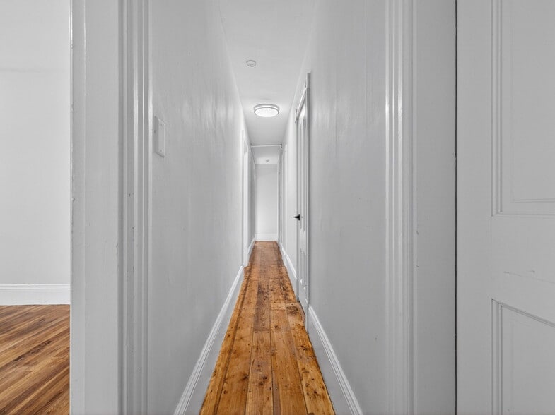 Building Photo - 100 Woodstock St