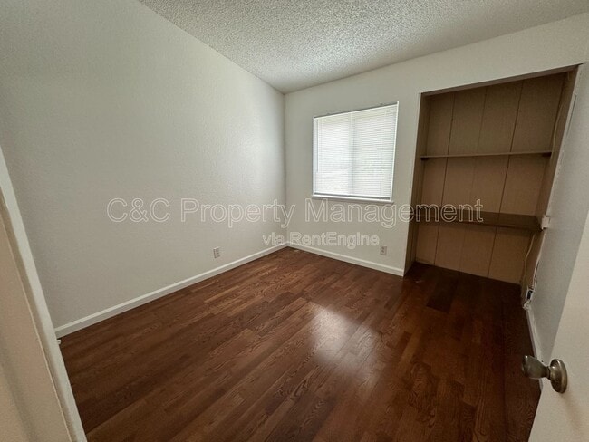 Building Photo - 2580 Cottonwood Trail