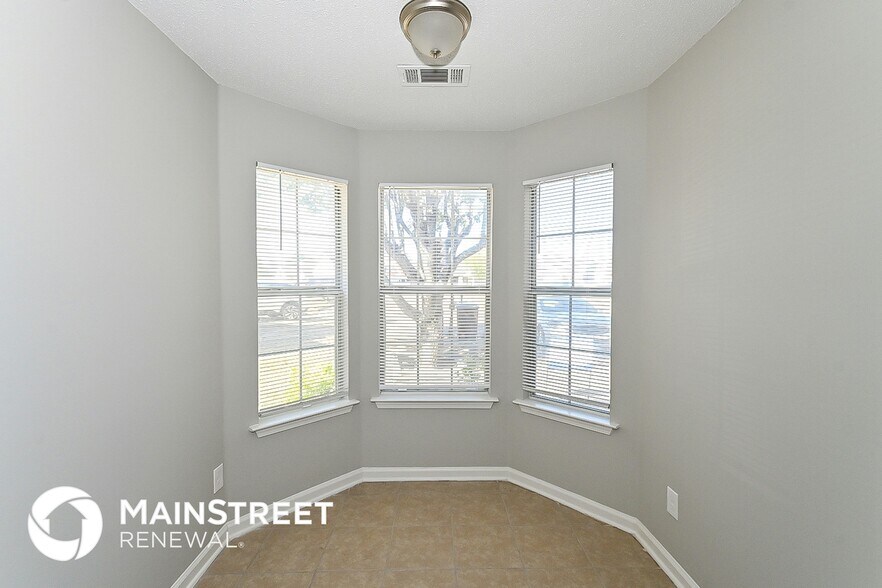 Building Photo - 7865 Shadowland Cove