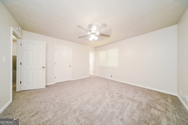 Building Photo - 5338 Olde St