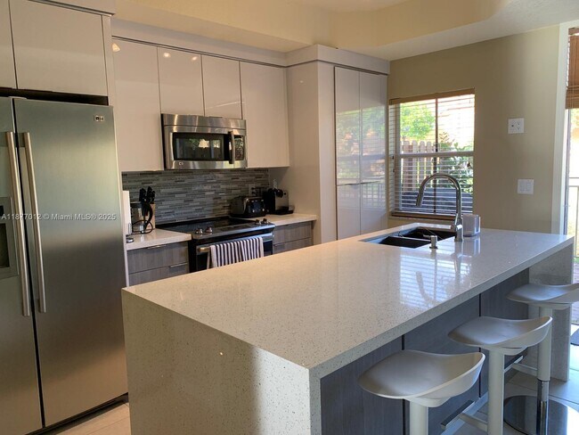 Building Photo - 4926 Leeward Ln