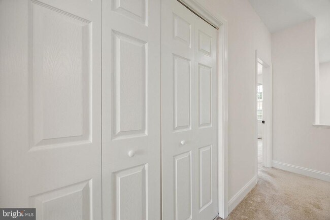 Building Photo - 607 Pony Ln