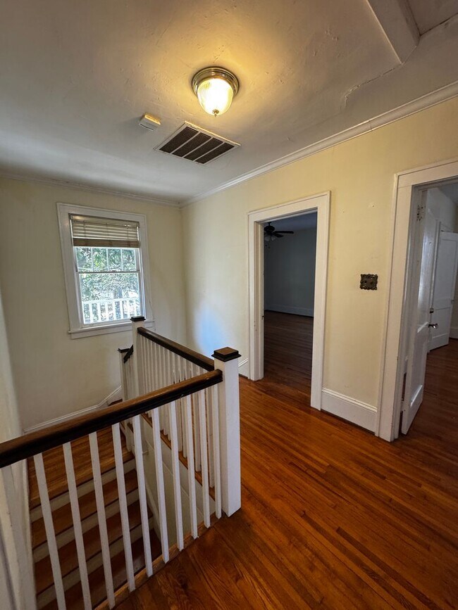 Building Photo - 3BR/2BA House in Five Points