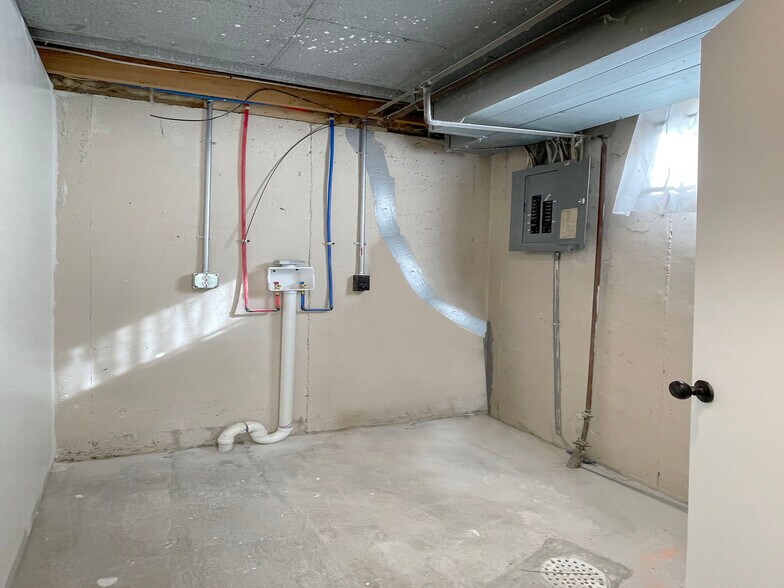 Building Photo - 7104 Orchard Ct