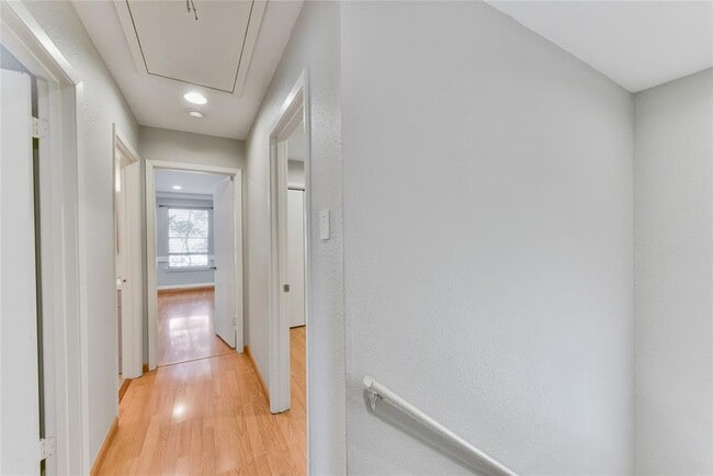 Building Photo - 9108 Texas Sun Dr