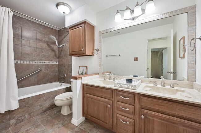 Building Photo - North Arlington Condo - 5 minutes to AT&T Stadium and Globe Life Field!