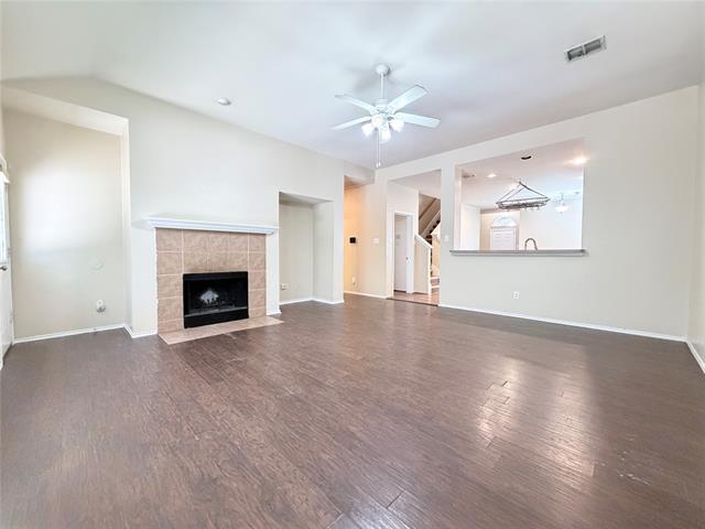 Building Photo - 1910 Pin Oak Ln