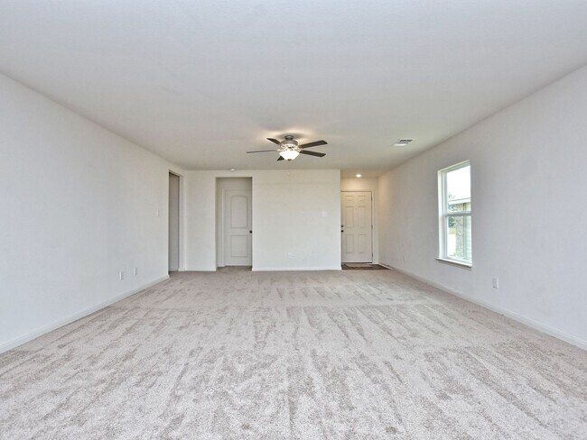 Building Photo - 4BR/2BA - 1794 SF Home in with LUXURY VINY...
