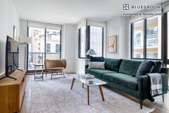 Building Photo - 290 3rd Ave