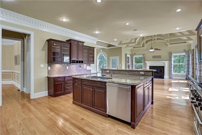 Building Photo - 6295 Windward Pkwy