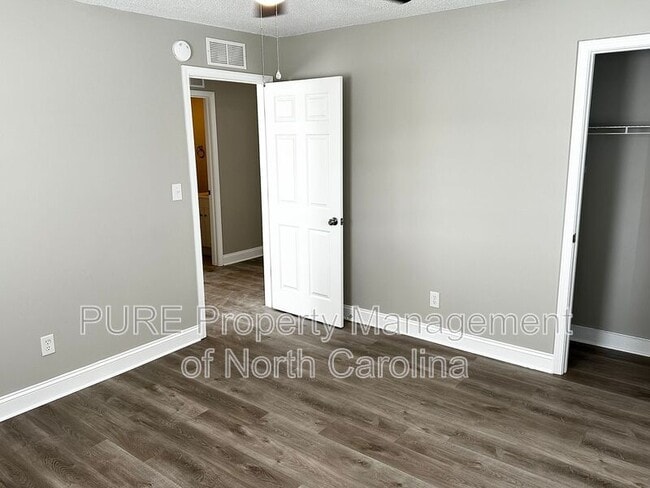 Building Photo - 208 S Lexington Dr