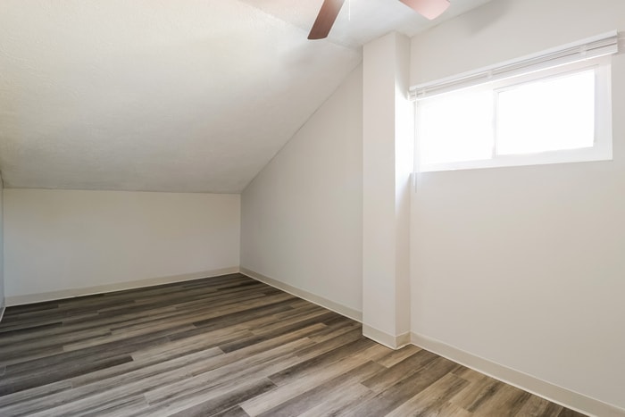 Building Photo - 5511 Woodhaven Dr