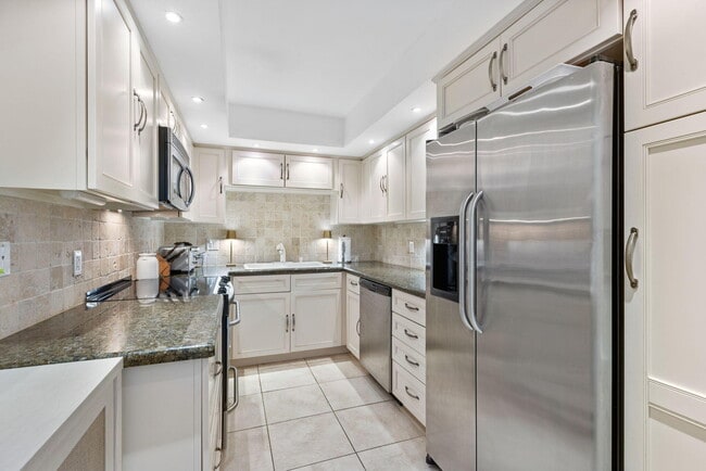 Building Photo - 2773 S Ocean Blvd