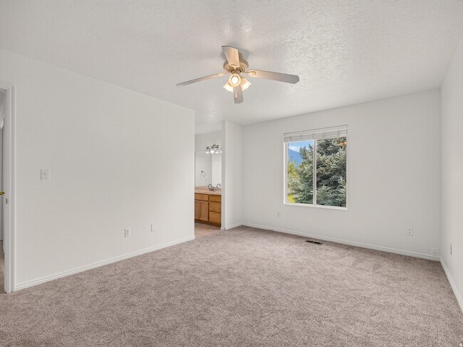 Building Photo - 949 W 1800 N
