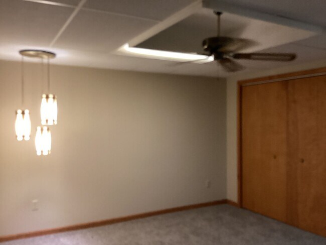 Building Photo - Beautiful Brick Ranch in Desirable Golf Course Community